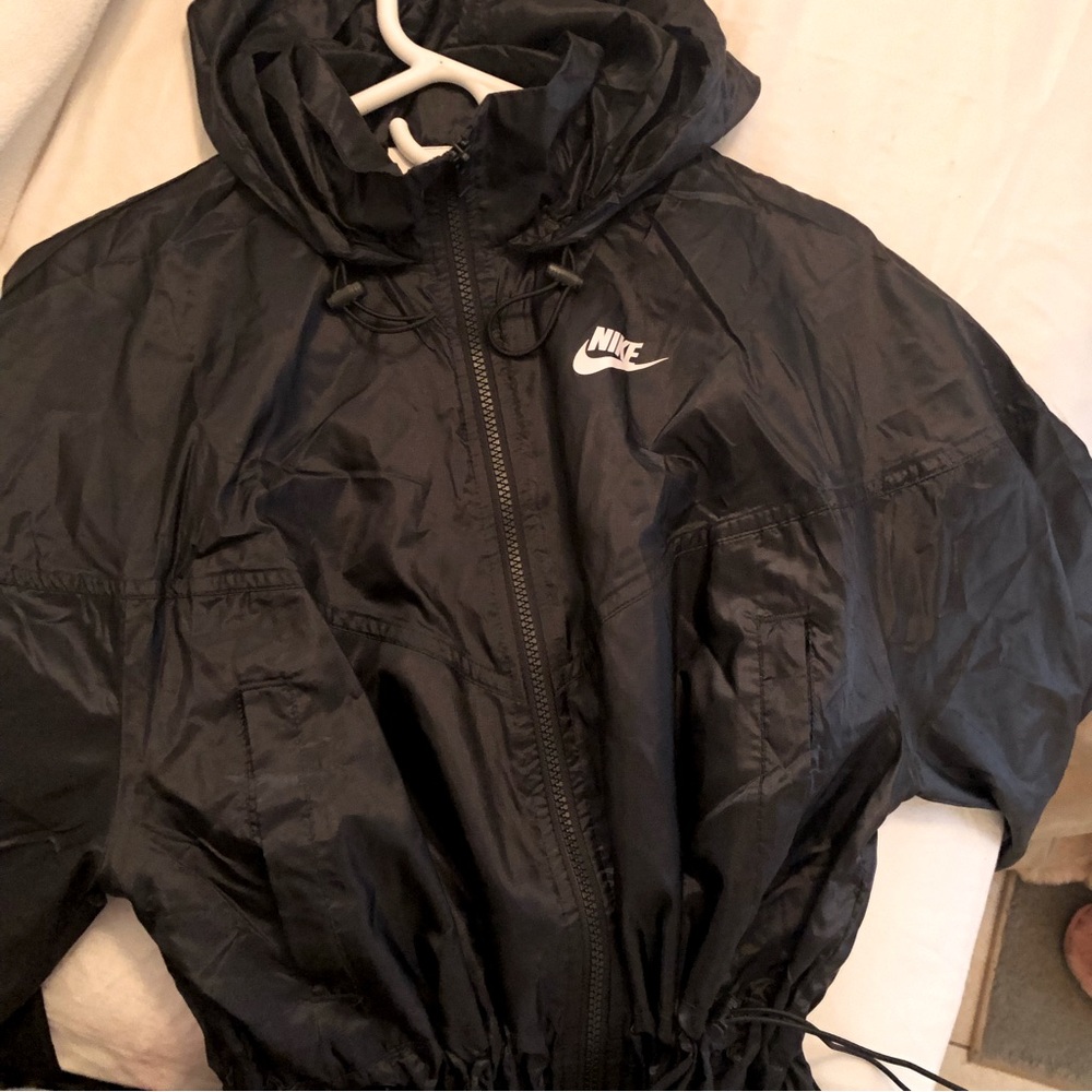 Nike wind breaker. New